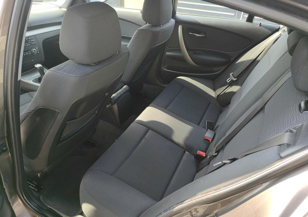 BMW Seria 1 cena 16800 przebieg: 248000, rok produkcji 2009 z Sieradz małe 172